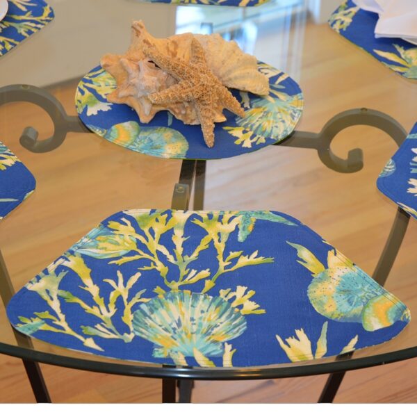 Sweet Pea Linens - Blue Seashell & Tropical Leaf Outdoor Fabric Wedge-Shaped Placemats - Set of Four plus Center Round-Charger (SKU#: RS5-1006-A13) - Table Setting