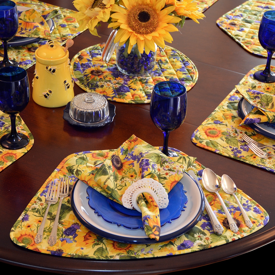 Sweet Pea Linens - Yellow Sunflower Print Cloth Napkin (SKU#: R-1010-W60) - Alternate Table Setting